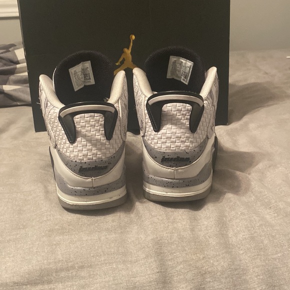 Jordan sneakers - Picture 3 of 4